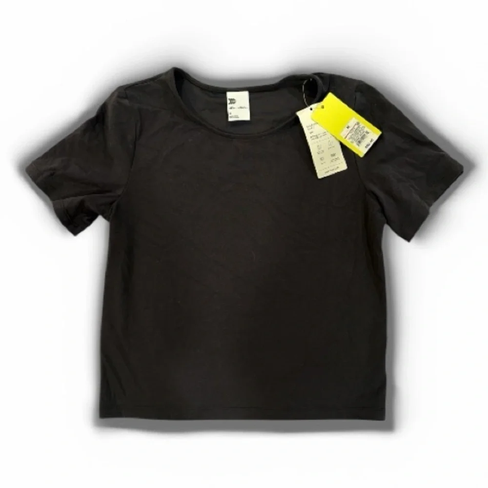 NWT all in motion Super Soft Buttery Athletic Youth Short Sleeve Tee Medium
